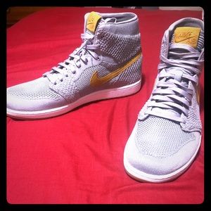 Air Jordan 1 Retro Hi Flyknit